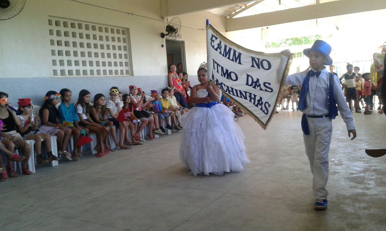 Escola resgata tradição das marchinhas