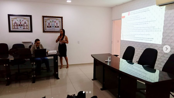 A Secretaria Municipal de Educação realiza formação sobre o Programa Dinheiro Direto na Escola (PDDE)